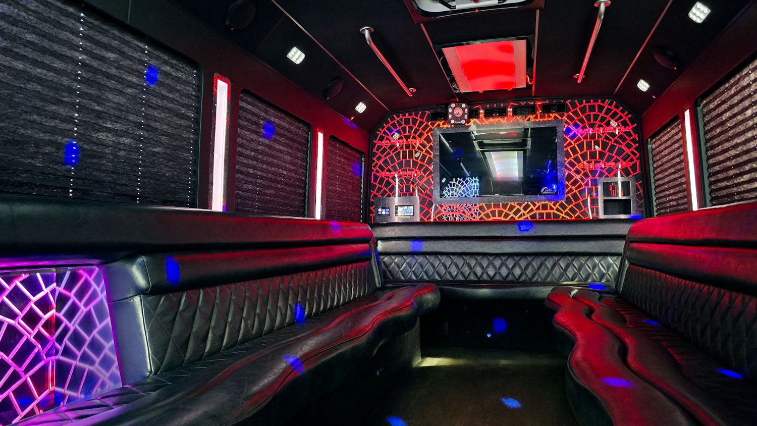 For an enjoyable night out, consider renting our 18-20 party bus. This party bus accommodates 18 to 20 passengers, making it ideal for special events, weddings, parties, or celebrations. We offer our 20-passenger party bus for rent in Destin, Miramar Beach, Santa Rosa Beach 30A to Rosemary Beach.